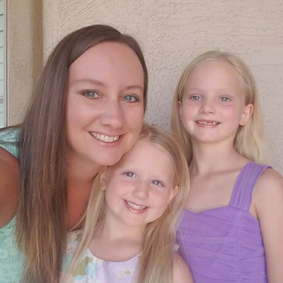 Meet your Posher, Danielle - Picture 2 of 3